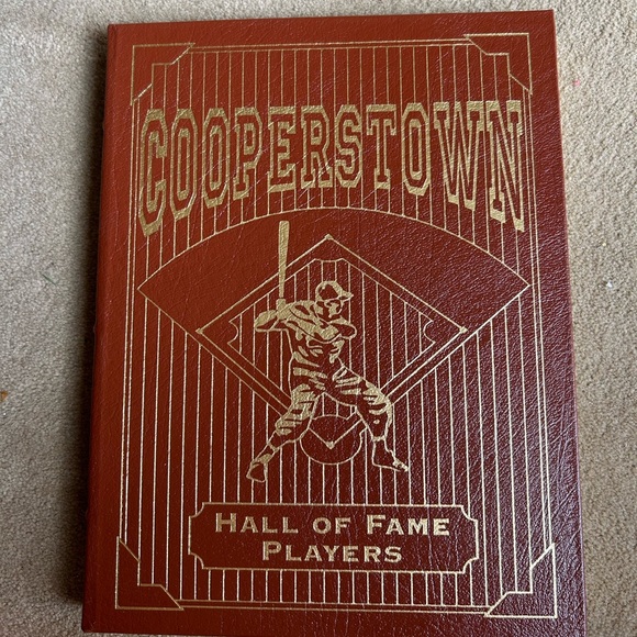 New “Cooperstown - Hall of Fame Players leather Collectors Book